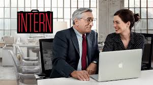 Ben whittaker, un veuf de 70 ans s'aperçoit que la retraite ne correspond pas vraiment. The Intern 2015 Pop Culture Bandit