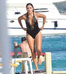 Hande erçel kimdir, nereli, kaç yaşında, boyu, kilosu ve burcu ne, estetik oldu mu, sevgilisi kim, makyajsız hali nasıl, nasıl kilo verdi, annesini ne zaman kaybetti, oynadığı diziler hangileri, nasıl şöhret oldu, hangi yarışmada birinci oldu, kısaca hayatı ve biyografisi hakkında bilgiler kim kimdir. Hande Ercel Nereli Kac Yasinda Boyu Kilosu Ve Estetiksiz Hali