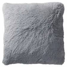 Pin Von Isabelle Auf Room Inspo Flauschige Kissen Zierkissen Kissen