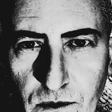 In CGD mi aveva portato Alfredo Cerruti. Un geniale napoletano  completamente fuori dagli schemi, che con Daniele Pace, Totò Savio e  Giancarlo Bigazzi aveva fondato gli Squallor. Adoravo Alfredo. Aveva un  fiuto