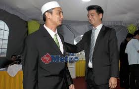 The area is served by jalan sungai dua, which connects with the name means sand bund, and comes about from the area being associated with paddy planting. Saran Mansuh Tol Motosikal Jambatan Pp