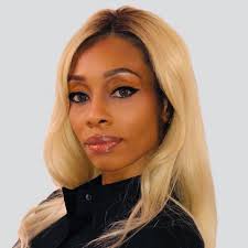 Tricia Curtis's Instagram, Twitter & Facebook