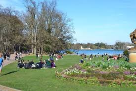 En pleine agglomération lyonnaise, c'est le plus grand parc urbain de france. Lyon Parcs De Parilly Tete D Or Pour Le Deconfinement Les Espaces Verts Rouvrent Petit A Petit Actu Lyon