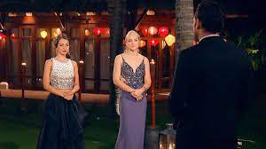 Nick's mom sips white wine and god bless. Der Bachelor 2018 Lasst Daniel Volz Im Finale Svenja Und Kristina Stehen Tv