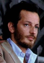 Per ora vi segnalo che domani sera, sabato 2 maggio alle 20,45, nella nostra parrocchia di san giovanni bosco all'agnelli vivremo un momento di preghiera aperto a tutti, stringendoci attorno a papà e mamma di fabio. Edoardo Agnelli Era Uno Dei Due Figli Di Gianni Agnelli E Di Marella Caracciolo Dei Principi Di Castagneto Compropr Gianni Agnelli Interesting Faces Gianni