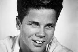 Leave It to Beaver' actor Tony Dow dies at 77