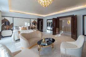 Hollywood star selena gomez has the most beautiful bedroom inside her $4.9million la home and the 3d floor plan shows exactly what it looks like. 100 Million Homes Around The World Loveproperty Com