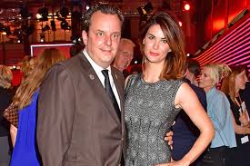 She is an actress and director, known for happy valley (2014), yesterday (2019) and clocking off (2000). Wieder Vereint Miriam Florian Langenscheidt Zeigen Sich Erstmals Wieder