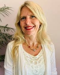 Patricia Ellingham's Instagram, Twitter & Facebook