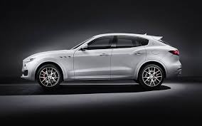 Download Wallpapers Maserati Levante 2018 4k Side View Luxury Suv White Levante Maserati Cars Nevertellme Com Maserati Suv Luxury Suv Maserati