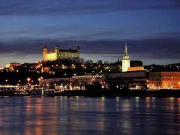 La bellissima città sorge sulle pianure della slovacchia e si caratterizza, così, per una. Guida Bratislava Cosa Vedere Nella Splendida Capitale Della Slovacchia Viagginews Com