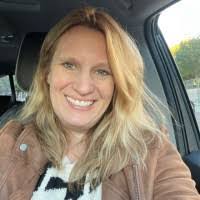 Courtney Maher's Instagram, Twitter & Facebook