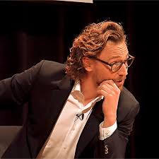 Congenital amputee craig dietz cooks dinner for his wife christy every night. Oh Doch Ich Mag Sie Sehr Tom Hiddleston Will Turner Verheiratete Frau