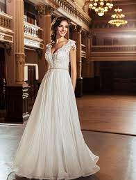 Daca iti doresti rochii de mireasa simple ieftine poti urmari sectiune de rochii mireasa reduceri unde actualizam in permanenta ofetele noi. Rochie De Mireasa Din Matase Naturala Si Dantela 3d Long Vintage Wedding Dress Wedding Dresses Tulle Wedding Gown