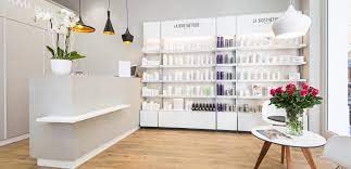 Durch die anwendung mit den erlesenen la biosthétique produkten werden haar und kopfhaut gesund und elastisch. Sackmonne Coiffeur Cannes