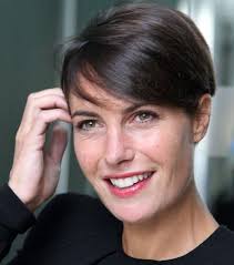 Find the perfect alessandra sublet stock photos and editorial news pictures from getty images. Coupe De Cheveux Alessandra Sublet Coupe De Cheveux Alessandra Sublet Coiffure Cheveux Courts