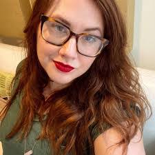 Vivian Larson's Instagram, Twitter & Facebook