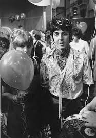 Paul Mccartney With Jane Asher After Performing All You Need Is Love In 1967 On The Very First Live World Wide Televis Paul Mccartney Jane Asher The Beatles