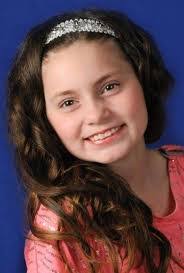 Lynn Belding's Instagram, Twitter & Facebook