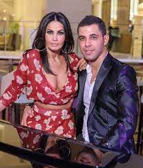 Oana zavoranu was born in bucharest, the capital of romania, in a wealthy family that provided her all the beauty of a happy childhood. Pro Tv Oana Zavoranu Fara Machiaj Si GoalÄƒ La Solar Facebook