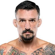 Bryce Henry's Instagram, Twitter & Facebook