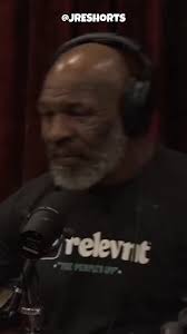 Joe Rogan asks Mike Tyson about his Tigers 🐯#miketyson #joerogan #jreclips  #miketysonpodcast #hotboxinwithmiketyson #powerfuljre