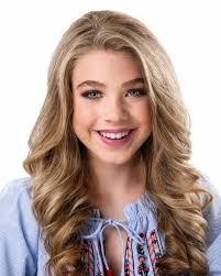 Brooke Ogden's Instagram, Twitter & Facebook