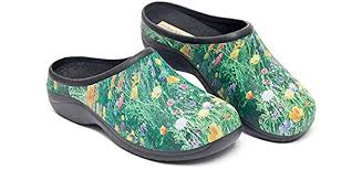 Here's a list of the best gardening shoes for men: Best Gardening Shoes July 2021 Green Yard Magazine