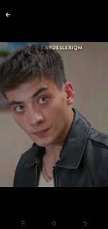 Is Drifter clapping multiple girls?