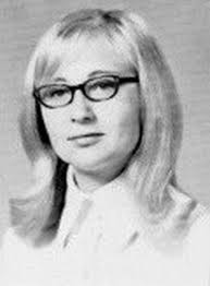 Happy Birthday to Sara Evans, born