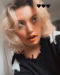 Summer Linn's Instagram, Twitter & Facebook