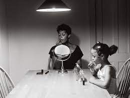 In 1990 weems created an iconic body of work—untitled (kitchen table series)—that forcefully combines her talents as an artist, historian, and poet with a keen interest in how images shape the perception of color, gender, and carrie mae weems: Vision Justice Around The Kitchen Table Aperture Foundation