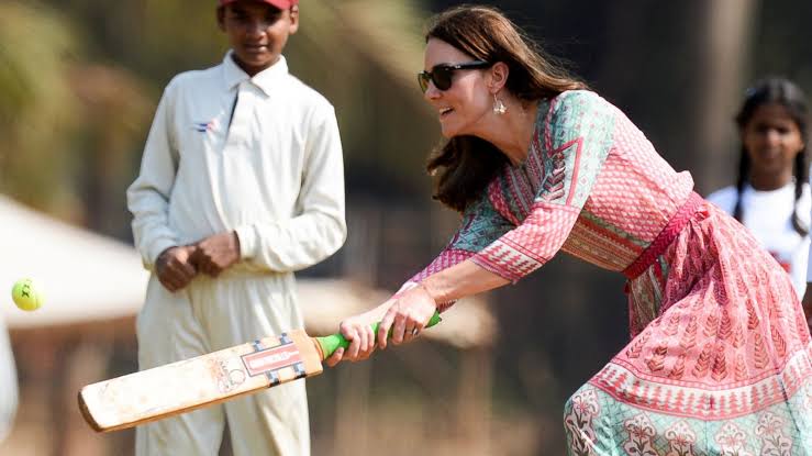 Prince William and Kate Spend Exciting 1st Day in India for Royal Tour -  ABC News
