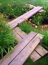 allees jardin planches bois massif imitation passage original jardins en bois allees jardin jardins