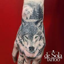 Maybe you would like to learn more about one of these? De Sola Tattoo Lobo En La Mano Primero De Dos Tatuajes De Hermanos Gracias Por Confiar En De Sola Tattoo De Nuevo Arboles Luna Y Arreglos Free Hand A Mano