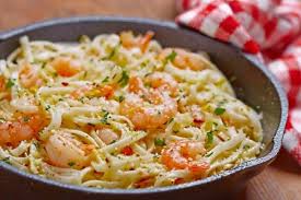 Recette Spaghettis Aux Crevettes Et A L Ail Recettes De Cuisine Spaghetti Recette Spaghetti Aux Crevettes