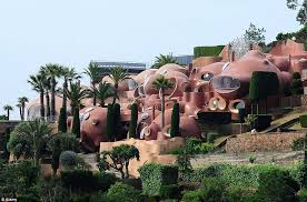 Pierre cardin home seçili ürünler şimdi indirimli fiyatlarla sizinle.bu fırsatı kaçırmayın! Pierre Cardin S Bubble Palace In Cannes France Listed For 392 Million
