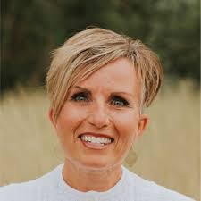 Shon Davis's Instagram, Twitter & Facebook