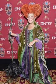 Bette midler brings winifred sanderson back to life in epic 'hocus pocus' halloween costume. Bette Midler Dresses As Her Hocus Pocus Character Winnie Sanderson Celebrity Halloween Costumes Old Halloween Costumes Hocus Pocus Halloween Costumes