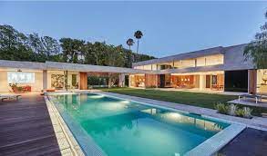 Leonard francois and tamaki osaka have shaped their daughter's the world is buzzing over naomi osaka. Naomi Osaka Pays 6 9 Million For Nick Jonas S House Beverly Hills House Beverly Hills Home Beverly Hills Houses