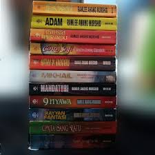 Ramlee awang was born in papar in the state of sabah on 4 november 1967. Pre Loved Malay Novels Ramlee Awang Murshid Books Stationery Books On Carousell