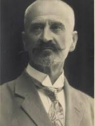 NA DANAŠNJI DAN] Leta 1935 je v Ljubljani umrl Henrik Tuma, alpinist,  domoznanec, politik, odvetnik, publicist. Ko je leta 1889 na Dunaju opravil  sodniški izpit, se je zaposlil v Tolminu. Zaslužen je