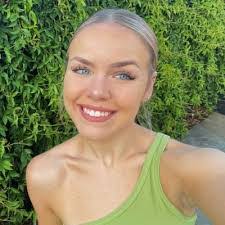 Jennifer Nevarez's Instagram, Twitter & Facebook