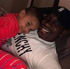 Dwayne has not married yet. Dwayne Bravo Chills With Junior Bravo Circle Of Cricket Facebook