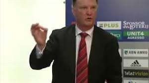 'het is toch wat, hè', opent van gaal zijn inleidende betoog op de persconferentie. Persconferentie Van Gaal Ajax Az 2006 2007 Youtube