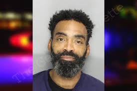 Darnell Bond's Instagram, Twitter & Facebook