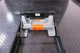 Do not use any device that changes the pivot point of your trailer's king pin with this hitch. Replacement Base For B W Companion Flatbed 5th Wheel Trailer Hitch 22 000 Lbs B And W Accessories And Parts Bwrvb3055