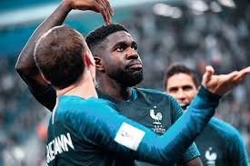 Samuel umtiti est défenseur et c'est un pur produit de la formation lyonnaise. Samuel Umtiti A Shadow Of His Former Self Barca Universal