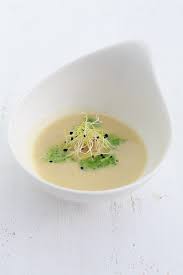 Leckere Parmesansuppe Mit Guter Fleisch Oder Gemusebruhe Weisswein Und Noilly Prat Nach Einem Rezept Von Parmesansuppe Suppen Und Eintopfe Kasesuppe Rezept