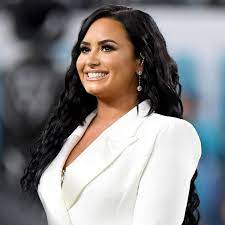 Demi lovato fans send messages of support after artist reveals she is pansexual in interview with joe rogan. Demi Lovato Mit Ihrer Neuen Frisur Ist Sie Kaum Wiederzuerkennen Gala De